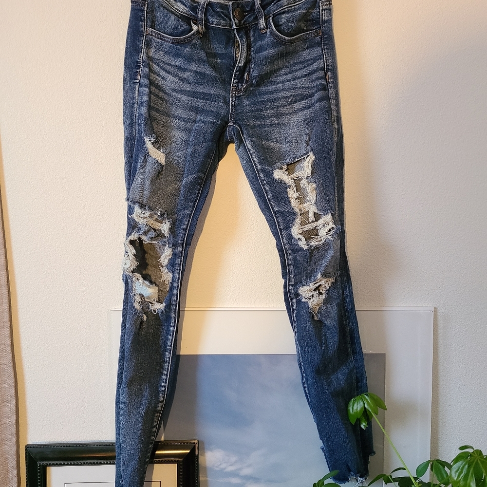 American Eagle Distressed Skinny Jeans sz 4